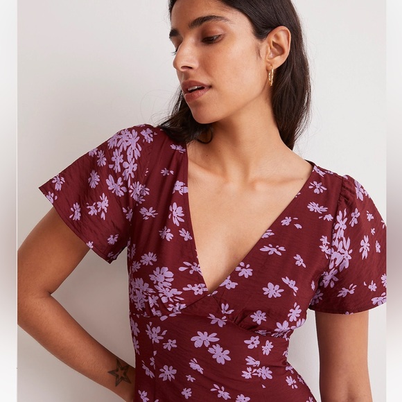 Madewell V-Neck Flutter-Sleeve Midi Dress - Picture 2 of 6